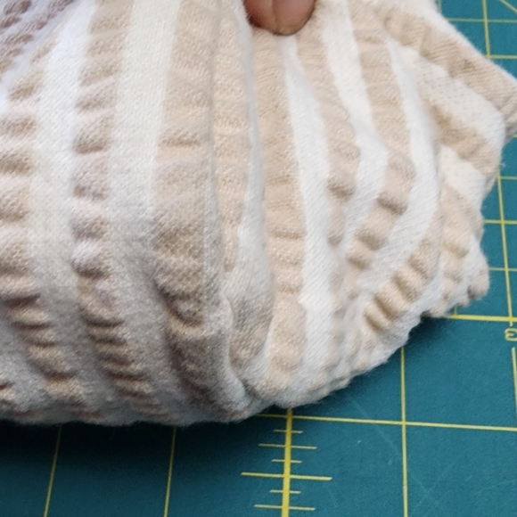 Dooney & Bourke Y2K Seersucker Satchel/Tote - Picture 12 of 16